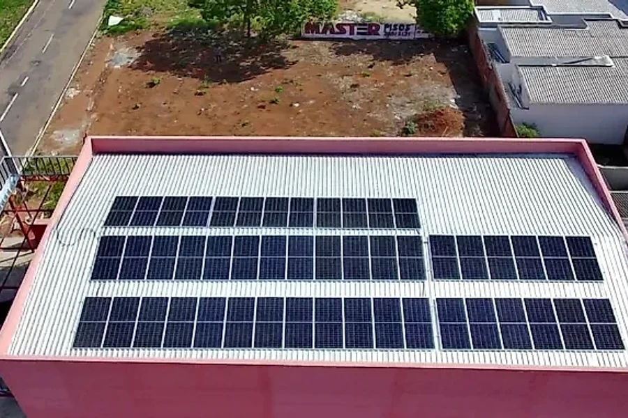 Instalação profissional de energia solar executada pela Sol & Luz